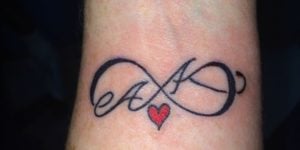 Tatuajes de iniciales